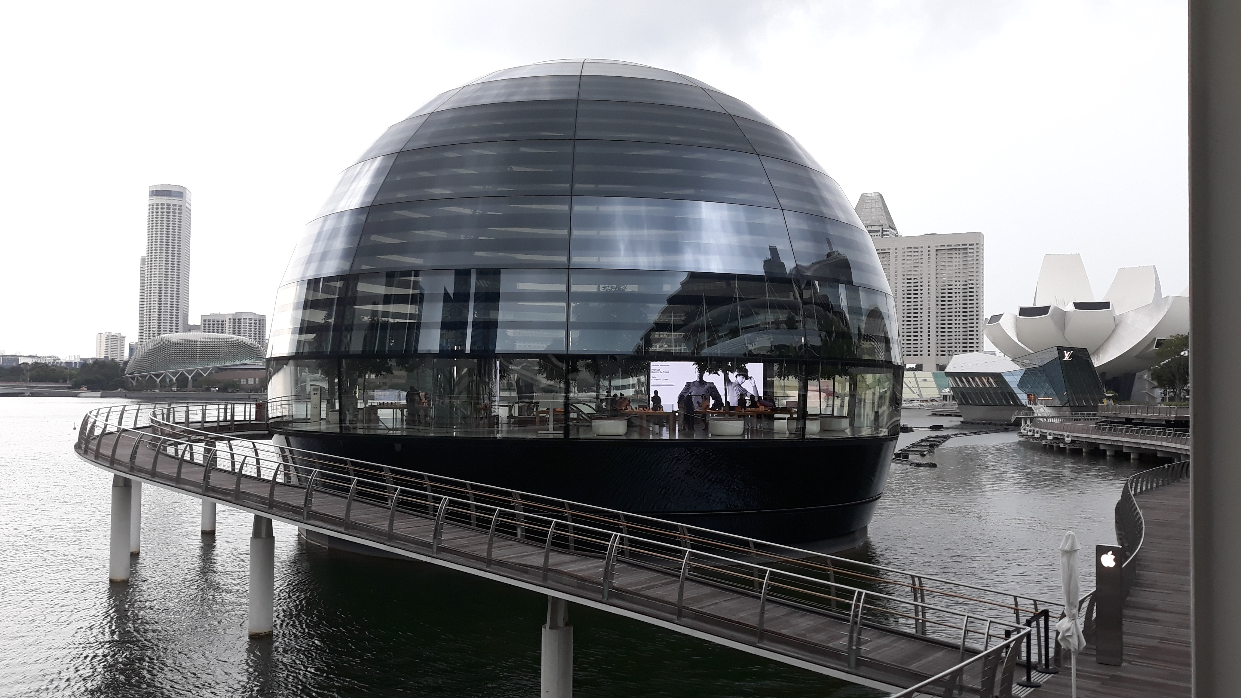 Apple Store At Marina Bay Sands (Mbs) Singapore