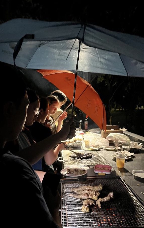 Class Bbq In The Rain